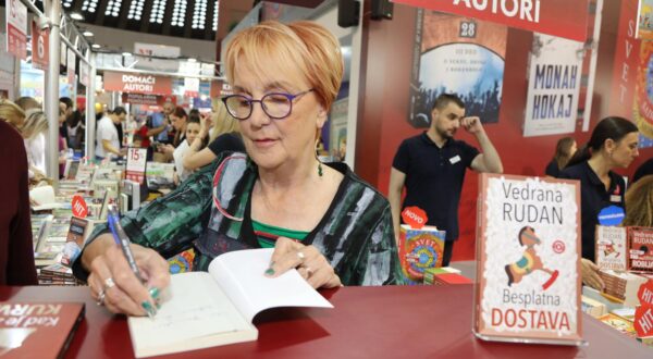 28, October, 2023, Belgrade -Vedrana Rudan signed her books and socialized with readers at the stand of the Laguna publishing house. Vedrana Rudan. Photo:  

28, oktobar, 2023, Beograd - Vedrana Rudan je na standu izdavacke kuce Laguna potpisivala svoje knjige i druzila se sa citaocima. Photo:   Photo: M.M./ATAImages/PIXSELL