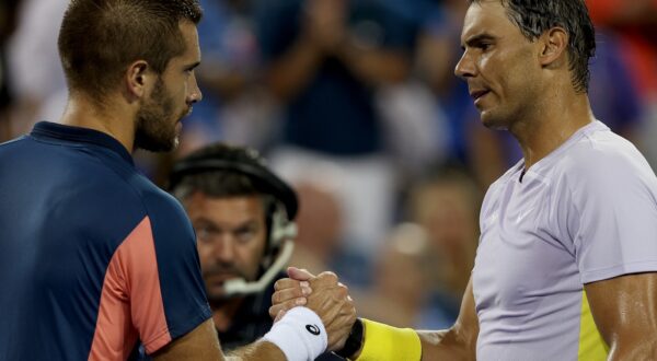 MASON, OHIO - AUGUST 17: Borna Coric of Croatia is congratulated by Rafael Nadal of Spain after their match during the Western & Southern Open at Lindner Family Tennis Center on August 17, 2022 in Mason, Ohio.   Matthew Stockman,Image: 714788805, License: Rights-managed, Restrictions: , Model Release: no, Credit line: MATTHEW STOCKMAN / Getty images / Profimedia