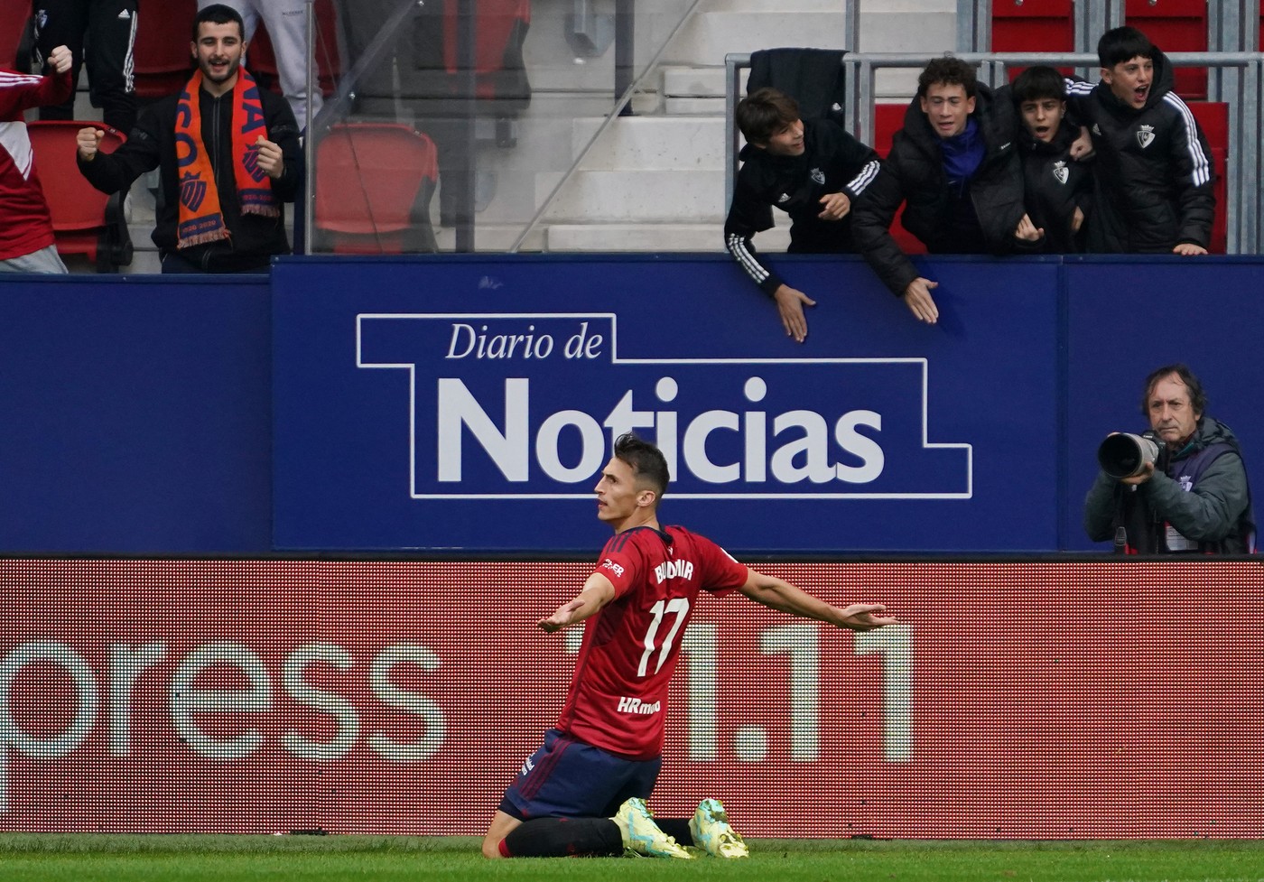 Osasuna's Croatian forward #17 Ante Budimir celebrates scoring his second goal during the Spanish league football match between CA Osasuna and Girona FC at El Sadar stadium in Pamplona on November 4, 2023.,Image: 819628232, License: Rights-managed, Restrictions: , Model Release: no, Credit line: CESAR MANSO / AFP / Profimedia