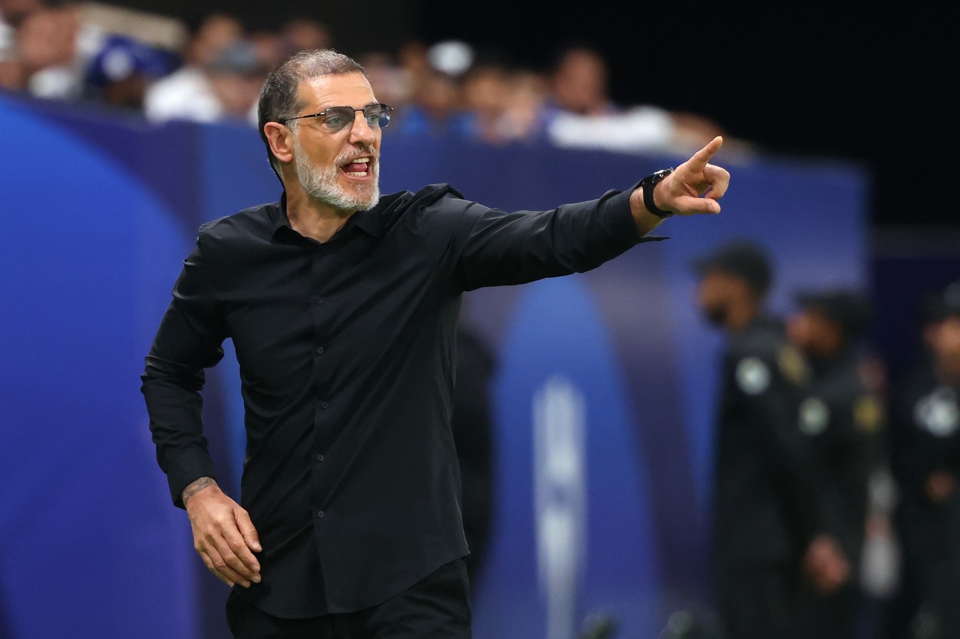 Fateh's Croatian coach Slaven Bilic speaks to his players during the Saudi Pro League football match between Al-Hilal and Al-Fateh at the Kingdom Arena stadium in Riyadh on April 26, 2024.,Image: 868147458, License: Rights-managed, Restrictions: , Model Release: no, Credit line: Fayez NURELDINE / AFP / Profimedia