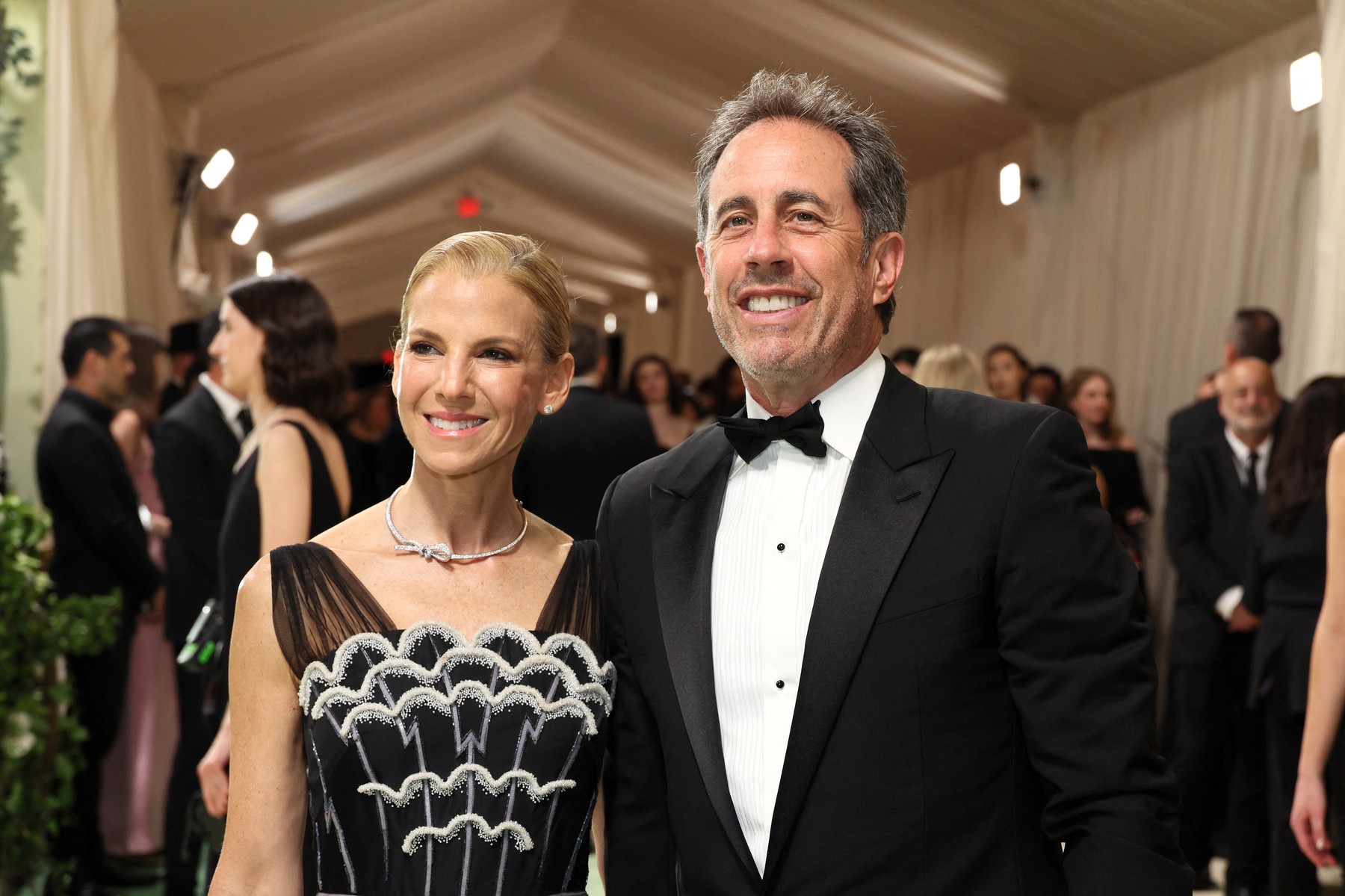 NEW YORK, NEW YORK - MAY 06: (L-R) Jessica Seinfeld and Jerry Seinfeld attend The 2024 Met Gala Celebrating "Sleeping Beauties: Reawakening Fashion" at The Metropolitan Museum of Art on May 06, 2024 in New York City.   Dia Dipasupil,Image: 870753409, License: Rights-managed, Restrictions: , Model Release: no, Credit line: Dia Dipasupil / Getty images / Profimedia