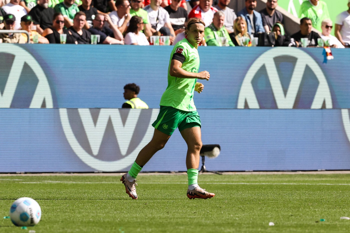 Lovro Majer VfL Wolfsburg,19 - 1. Fussball Bundesliga Saison 2024-2025 Punktspiel VfL Wolfsburg vs. FC Bayern München in der Volkswagen Arena in Wolfsburg - Freisteller,Aktion,Fussball,Deutschland,Mann,Männer,25.08.2024 *** Lovro Majer VfL Wolfsburg,19 1 Soccer Bundesliga Season 2024 2025 Point Match VfL Wolfsburg vs FC Bayern Munich at the Volkswagen Arena in Wolfsburg Freisteller,Action,Soccer,Germany,Man,Men,25 08 2024,Image: 909807678, License: Rights-managed, Restrictions: , Model Release: no, Credit line: Christian Schroedter / imago sportfotodienst / Profimedia