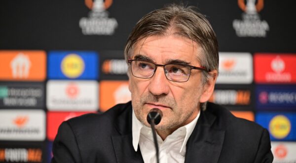 Roma's headcoach Ivan Juric looks on during a press conference after the end of the UEFA Europa League football match between IF Elfsborg and AS Roma in Boras, Sweden on October 3, 2024.,Image: 916078586, License: Rights-managed, Restrictions: Sweden OUT, Model Release: no, Credit line: Bjorn LARSSON ROSVALL / AFP / Profimedia