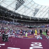 The teams take to the pitch amongst a sea of bubbles at the West Ham United v Ipswich Town EPL match, at the London Stadium, London, UK on 5th October, 2024.,Image: 917248678, License: Rights-managed, Restrictions: PUBLICATIONxNOTxINxUK, Model Release: no, Credit line: Paul Marriott / imago sportfotodienst / Profimedia