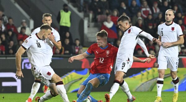 Česko - Albánie, utkání 3. kola skupiny B1 fotbalové Ligy národů, 11. října 2024, Praha. Zleva Ardian Ismajli z Albánie, David Douděra z Česka, Jasir Asani z Albánie a Mario Mitaj z Albánie.,Image: 919753422, License: Rights-managed, Restrictions: , Model Release: no, Credit line: Kamaryt Michal / ČTK / Profimedia