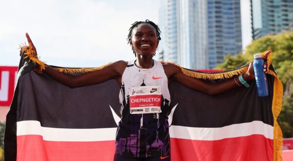 CHICAGO, ILLINOIS - OCTOBER 13: Ruth Chepngetich of Kenya celebrates after crossing the finish line to win the 2024 Chicago Marathon professional women's division and set a new world record with a time of 2:09:56 at Grant Park on October 13, 2024 in Chicago, Illinois.   Michael Reaves,Image: 920526838, License: Rights-managed, Restrictions: , Model Release: no, Credit line: Michael Reaves / Getty images / Profimedia