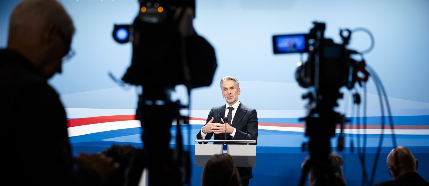 DEN HAAG - Prime Minister Dick Schoof during a press conference in Nieuwspoort after the Council of Ministers. During the press conference, Schoof explained, among other things, the Emergency Asylum Act, to which the Cabinet has agreed. ANP SEM VAN DER WAL netherlands out - belgium out,Image: 926236504, License: Rights-managed, Restrictions: *** World Rights Except Belgium, France, Germany, The Netherlands, and The UK *** BELOUT DEUOUT FRAOUT GBROUT NDLOUT, Model Release: no, Credit line: ANP / ddp USA / Profimedia