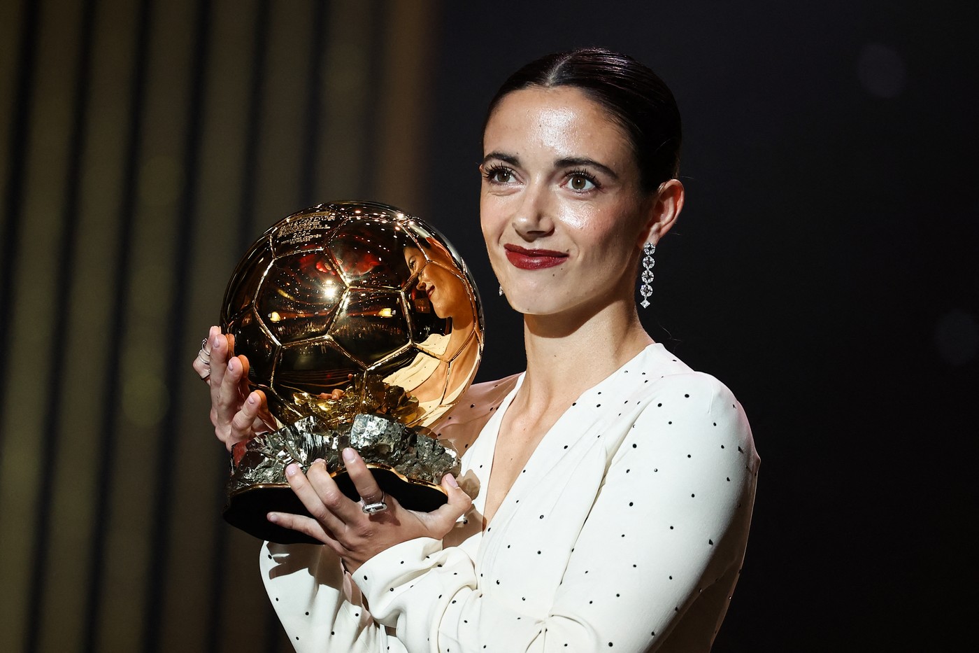 Barcelona's Spansih midfielder Aitana Bonmati receives the Woman Ballon d'Or award during the 2024 Ballon d'Or France Football award ceremony at the Theatre du Chatelet in Paris on October 28, 2024.,Image: 927534050, License: Rights-managed, Restrictions: , Model Release: no, Credit line: FRANCK FIFE / AFP / Profimedia