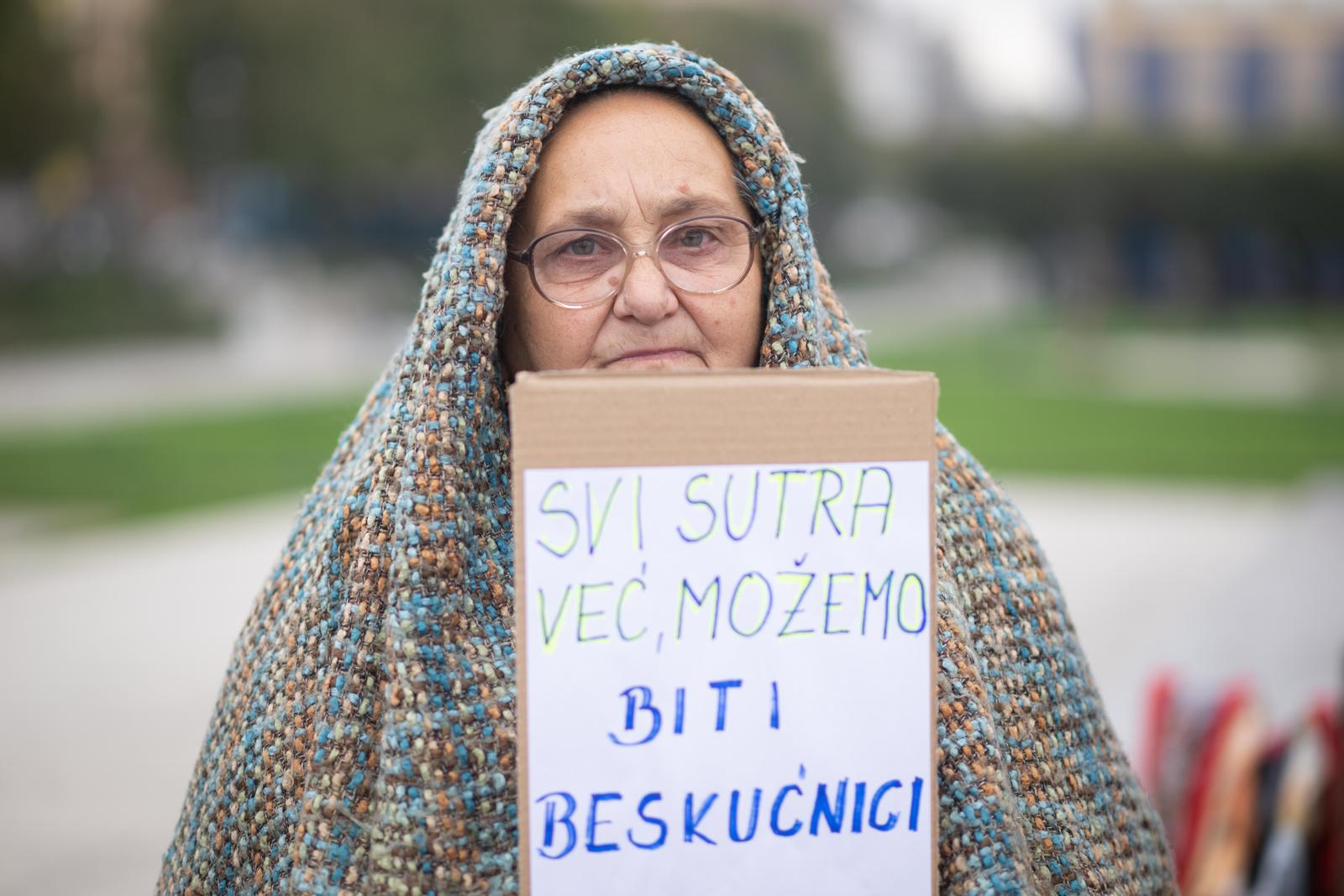 17.10.2024., Zagreb - Prosvjed "Klupa nije krevet, ulica nije dnevni boravak" u organizaciji FB inicijative "Od srca do srca za beskucnike i potrebite". Photo: Neva Zganec/PIXSELL