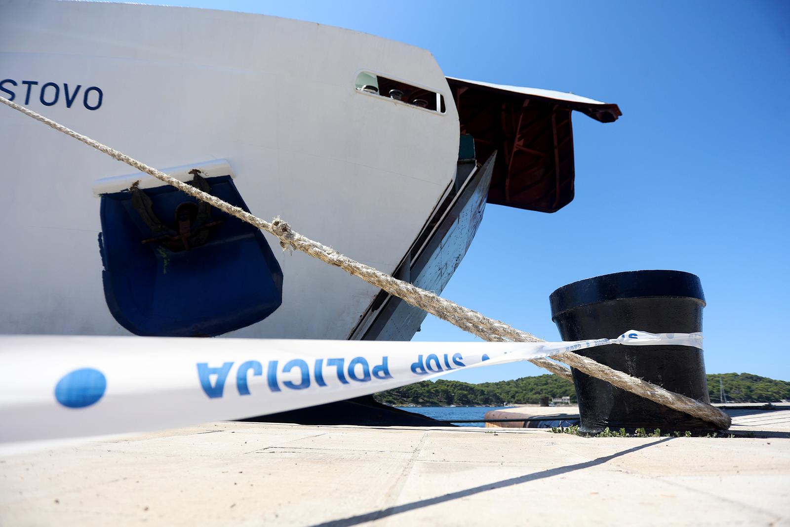 12.08.2024., Mali Losinj - U padu ulazne rampe trajekta Lastovo u trajektnom pristanistu u Malom Losinju trojica mornara Jadrolinije su poginula, a jedan je tesko ozlijedjen. Photo: Nel Pavletic/PIXSELL