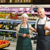 Smiling senior workers with clipboard in supermarket,Image: 279953145, License: Royalty-free, Restrictions: , Model Release: yes, Credit line: - / Wavebreak / Profimedia