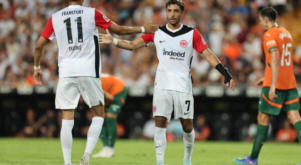 10.08.2024, Fussball Testspiel, Trofeu Taronja, Valencia CF - Eintracht Frankfurt, v.l., Hugo Ekitike Eintracht Frankfurt, Omar Marmoush Eintracht Frankfurt jubelnd / bejubelt / jubelt / jubeln DFL/DFB REGULATIONS PROHIBIT ANY USE OF PHOTOGRAPHS AS IMAGE SEQUENCES AND/OR QUASI-VIDEO. xdcx *** 10 08 2024, Football test match, Trofeu Taronja, Valencia CF Eintracht Frankfurt, v l , Hugo Ekitike Eintracht Frankfurt , Omar Marmoush Eintracht Frankfurt jubilantly cheering jubilantly cheering DFL DFB REGULATIONS PROHIBIT ANY USE OF PHOTOGRAPHS AS IMAGE SEQUENCES AND OR QUASI VIDEO xdcx Copyright: HMBxMedia