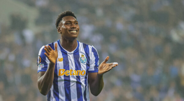 UEFA Europa League, FC Porto vs Manchester United, ManU photography by guelbergoes Porto, Portugal, Oct. 3rd, 2024, UEFA Europa League, FC Porto vs Manchester United, photography by guelbergoes at the Estadio do Dragao, Samu Omorodion, playing for FC Porto, Porto Portugal