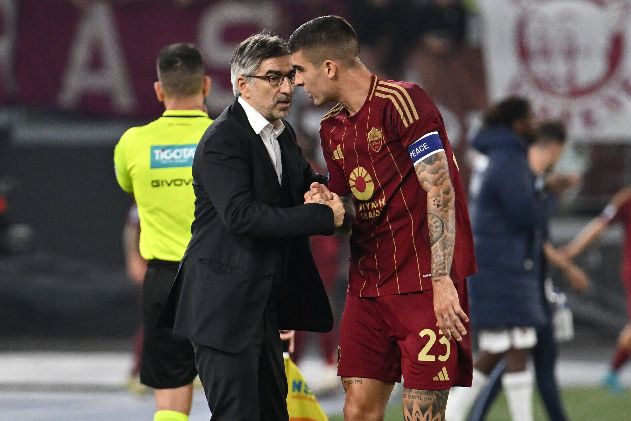 Ivan Juric coach of A.S. Roma and Gianluca Mancini of A.S. Roma during the 10th day of the Serie A Championship between A.S. Roma and Torino F.C. at the Olympic Stadium on October 31, 2024 in Rome, Italy. PUBLICATIONxNOTxINxITA Copyright: xDomenicoxCippitelli/IPAxSportx/x/xx IPA_51145035 IPA_Agency_IPA51145035