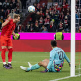 Sport Bilder des Tages Harry Kane FC Bayern Muenchen, 9 bei seinem Tor zum 3:0 gegen Nediljko Labrovic Torwart, FC Augsburg, 22. GER, FC Bayern Muenchen gegen FC Augsburg, Fussball, Bundesliga, 11. Spieltag, Spielzeit 2024/2025, 22.11.2024. DFL DFB REGULATIONS PROHIBIT ANY USE OF PHOTOGRAPHS as IMAGE SEQUENCES and or QUASI-VIDEO. GER, FC Bayern Muenchen gegen FC Augsburg, Fussball, Bundesliga, 11. Spieltag, Spielzeit 2024/2025, 22.11.2024. Muenchen *** Harry Kane FC Bayern Muenchen, 9 on his goal for 3 0 against Nediljko Labrovic Goalkeeper, FC Augsburg, 22 GER, FC Bayern Muenchen vs FC Augsburg, Football, Bundesliga, Matchday 11, Season 2024 2025, 22 11 2024 DFL DFB REGULATIONS PROHIBIT ANY USE OF PHOTOGRAPHS as IMAGE SEQUENCES and or QUASI VIDEO GER, FC Bayern Muenchen vs FC Augsburg, Football, Bundesliga, Matchday 11, Season 2024 2025, 22 11 2024 Muenchen Copyright: xEibner-Pressefoto/HeikexFeinerx EP_HFR