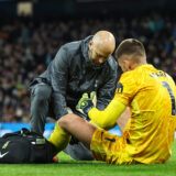 Premier League Manchester City v Tottenham Hotspur Guglielmo Vicario of Tottenham Hotspur receives treatment during the Premier League match Manchester City vs Tottenham Hotspur at Etihad Stadium, Manchester, United Kingdom, 23rd November 2024 Photo by Mark Cosgrove/News Images Copyright: xMarkxCosgrove/NewsxImagesx