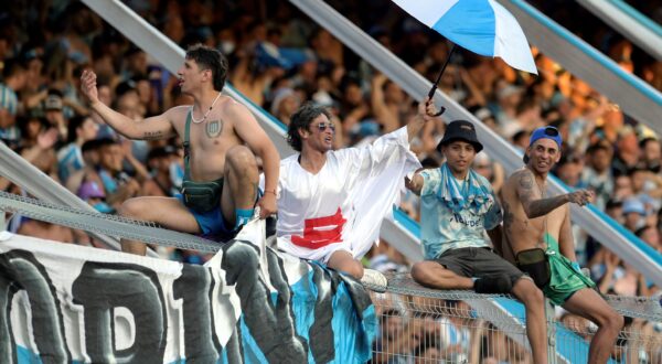 Argentina s Racing Club fans celebrate after defeating Cruzeiro of Brazil during the CONMEBOL Copa Sudamericana final, at La Nueva Olla stadium in Asuncion, Paraguay, on November 23, 2024. Racing Club becomes champion after beating Cruzeiro of Brazil 3-1. ASUNCION PARAGUAY *** Argentina s Racing Club fans celebrate after defeating Cruzeiro of Brazil during the CONMEBOL Copa Sudamericana final, at La Nueva Olla stadium in Asuncion, Paraguay, on November 23, 2024 Racing Club becomes champion after beating Cruzeiro of Brazil 3 1 ASUNCION PARAGUAY Copyright: