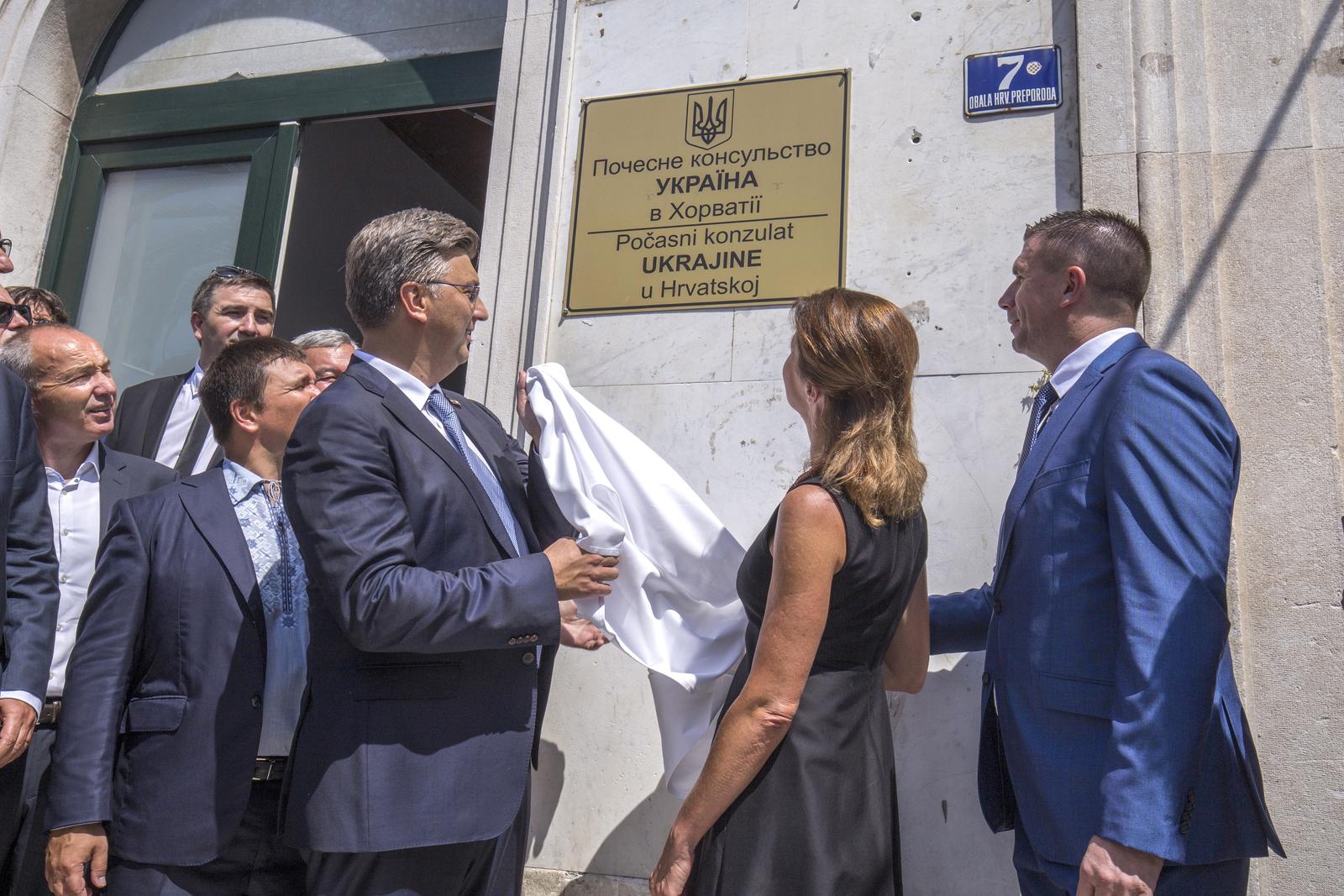 20.08.2018., Split - Predsjednik Vlade Andrej Plenkovic nazocio otvaranju Ureda Pocasnoga konzulata Ukrajine. rPhoto: Miranda Cikotic/PIXSELL