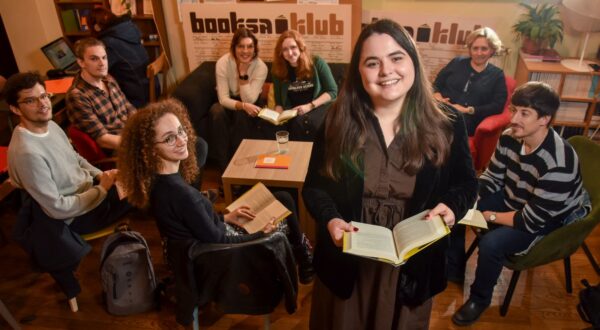 31.10.2024., Zagreb - Anja Tomljenovic, voditeljica Knjizevnog kluba u Booksi.



Photo Sasa ZinajaNFoto