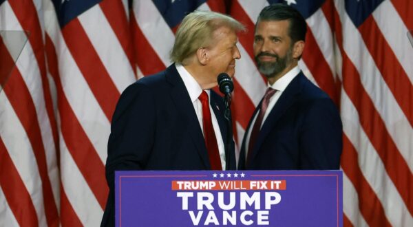 WEST PALM BEACH, FLORIDA - NOVEMBER 06: Republican presidential nominee, former U.S. President Donald Trump arrives to speak with Donald Trump Jr. during an election night event at the Palm Beach Convention Center on November 06, 2024 in West Palm Beach, Florida. Americans cast their ballots today in the presidential race between Republican nominee former President Donald Trump and Vice President Kamala Harris, as well as multiple state elections that will determine the balance of power in Congress.   Joe Raedle,Image: 931003762, License: Rights-managed, Restrictions: , Model Release: no, Credit line: JOE RAEDLE / Getty images / Profimedia