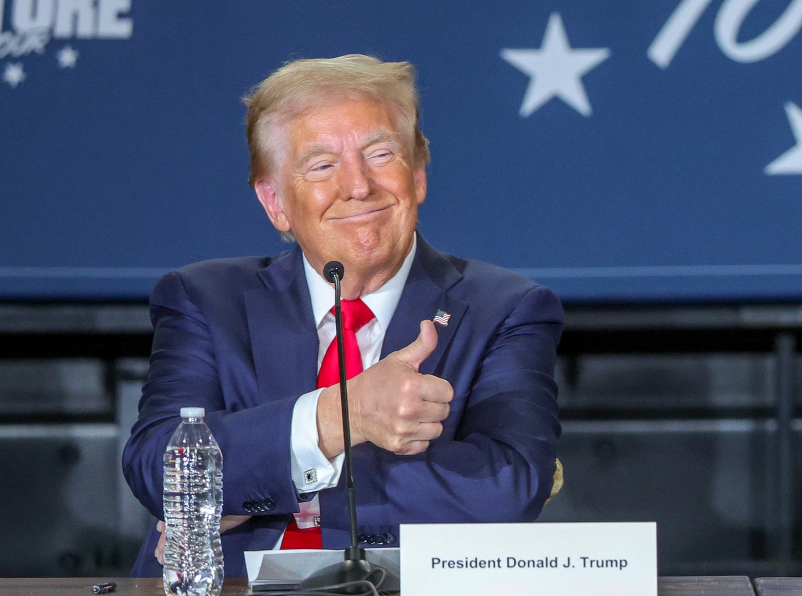 NORTH LAS VEGAS, NEVADA - OCTOBER 12: Republican presidential nominee and former U.S. President Donald Trump gives a thumbs up during a Hispanic roundtable at Beauty Society on October 12, 2024 in North Las Vegas, Nevada. This week, Trump and Democratic presidential nominee and U.S. Vice President Kamala Harris appealed to Hispanic voters in the battleground state less than a month before Election Day.   Ethan Miller,Image: 920246500, License: Rights-managed, Restrictions: , Model Release: no, Credit line: Ethan Miller / Getty images / Profimedia