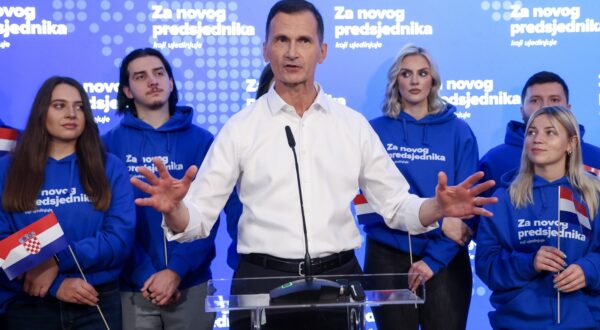 Zagreb, 13.11.2024 - Kandidat za predsjednika Republike Hrvatske Dragan Primorac održao je  konferenciju za novinare na kojoj je predstavio slogan kampanje za nadolazeće predsjedničke izbore “Za novog predsjednika koji ujedinjuje”. Na slici Dragan Primorac.
foto HINA/ Damir SENČAR/ ds