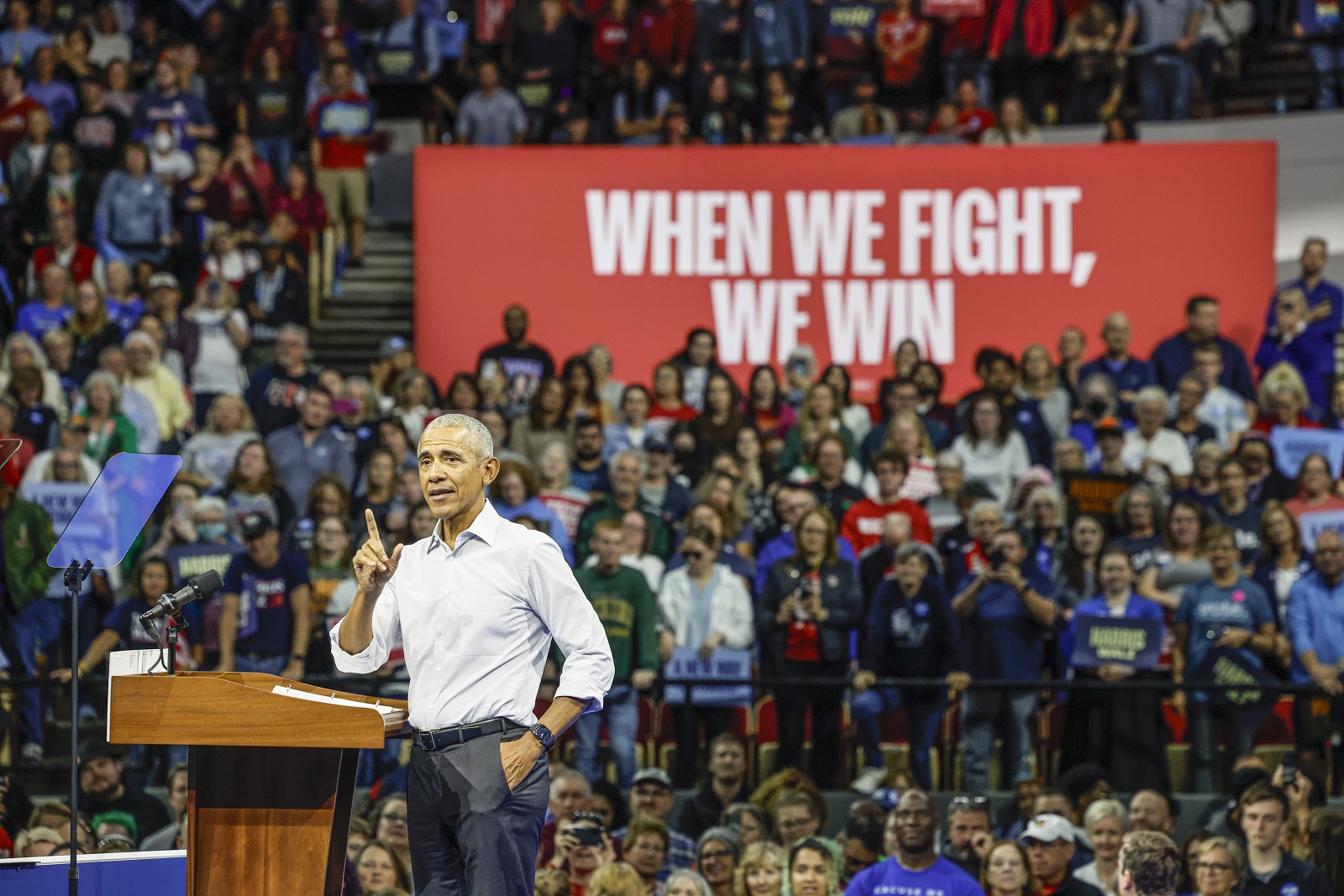 epa11676325 Former US President Barack Obama speaks during a campaign rally at Veterans Memorial Coliseum in Madison, Wisconsin, USA, 22 October 2024. Obama was with Minnesota Governor and Democratic vice presidential candidate Tim Walz at the event. Today is the first day of early voting in this year’s election in Wisconsin.  EPA/JEFFERY PHELPS