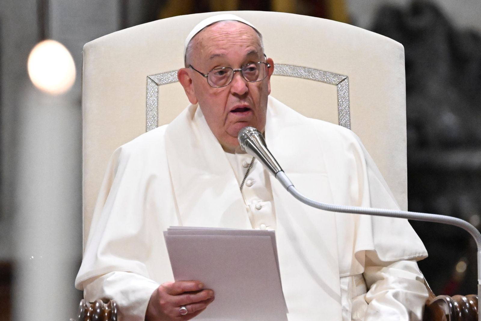 epa11682926 Pope Francis delivers a speech during a meeting with the Diocese of Rome community to mark the conclusion of '(Dis)equalities' journey, at the Basilica of Saint John Lateran, in Rome, Italy, 25 October 2024. The (Dis)equalities initiative, focused on ending inequalities, was launched in February to celebrate the 50th anniversary of the conference, 'The Responsibility of Christians in Response to the Expectations of Charity and Justice in the City of Rome', according to the Vatican.  EPA/MAURIZIO BRAMBATTI