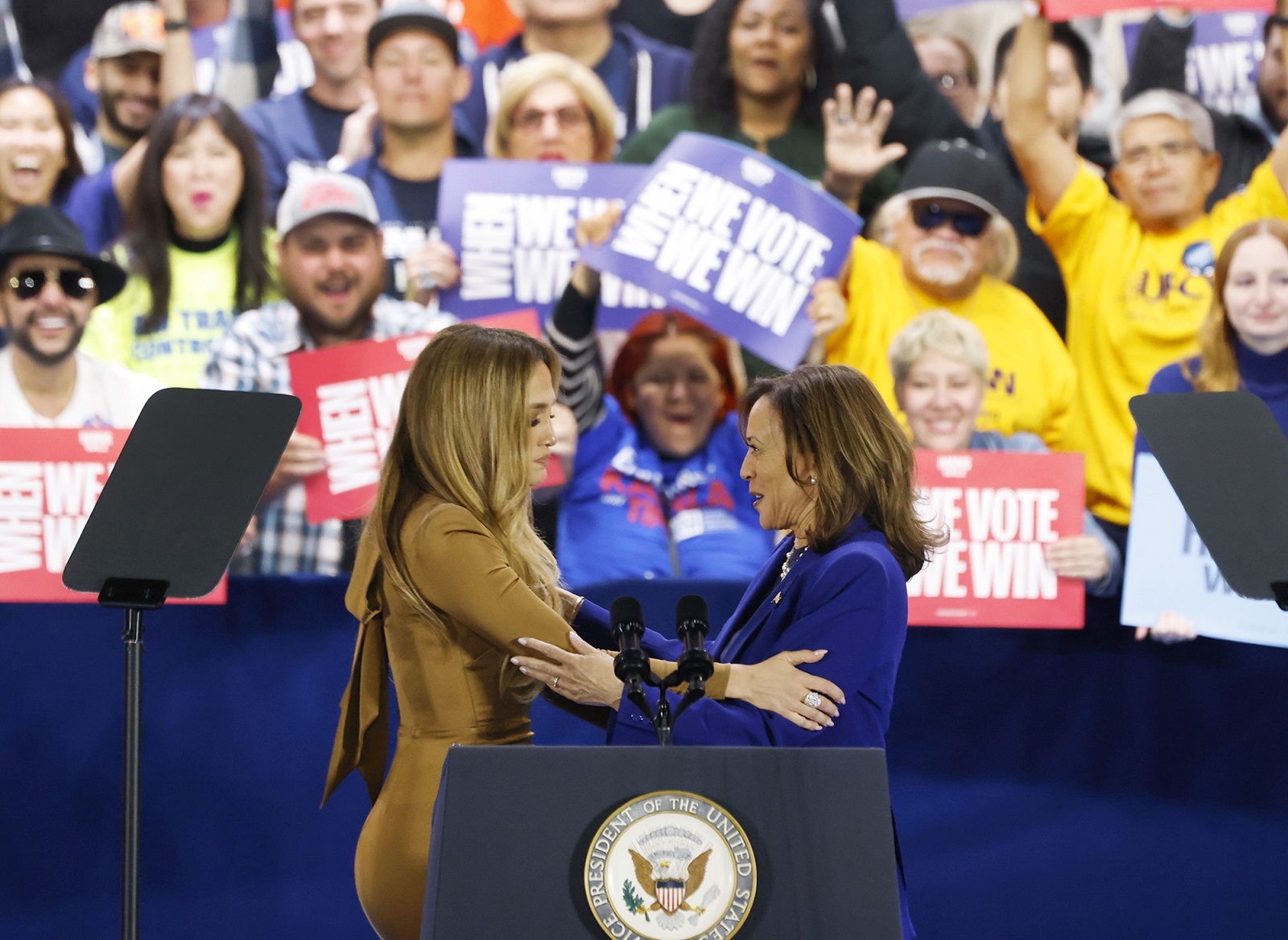 epaselect epa11695360 Democratic presidential candidate US Vice President Kamala Harris (R) is introduced by actor and singer Jennifer Lopez (L) during a campaign rally at Craig Ranch Regional Park in North Las Vegas, Nevada, USA, 31 October 2024.  EPA/BIZUAYEHU TESFAYE