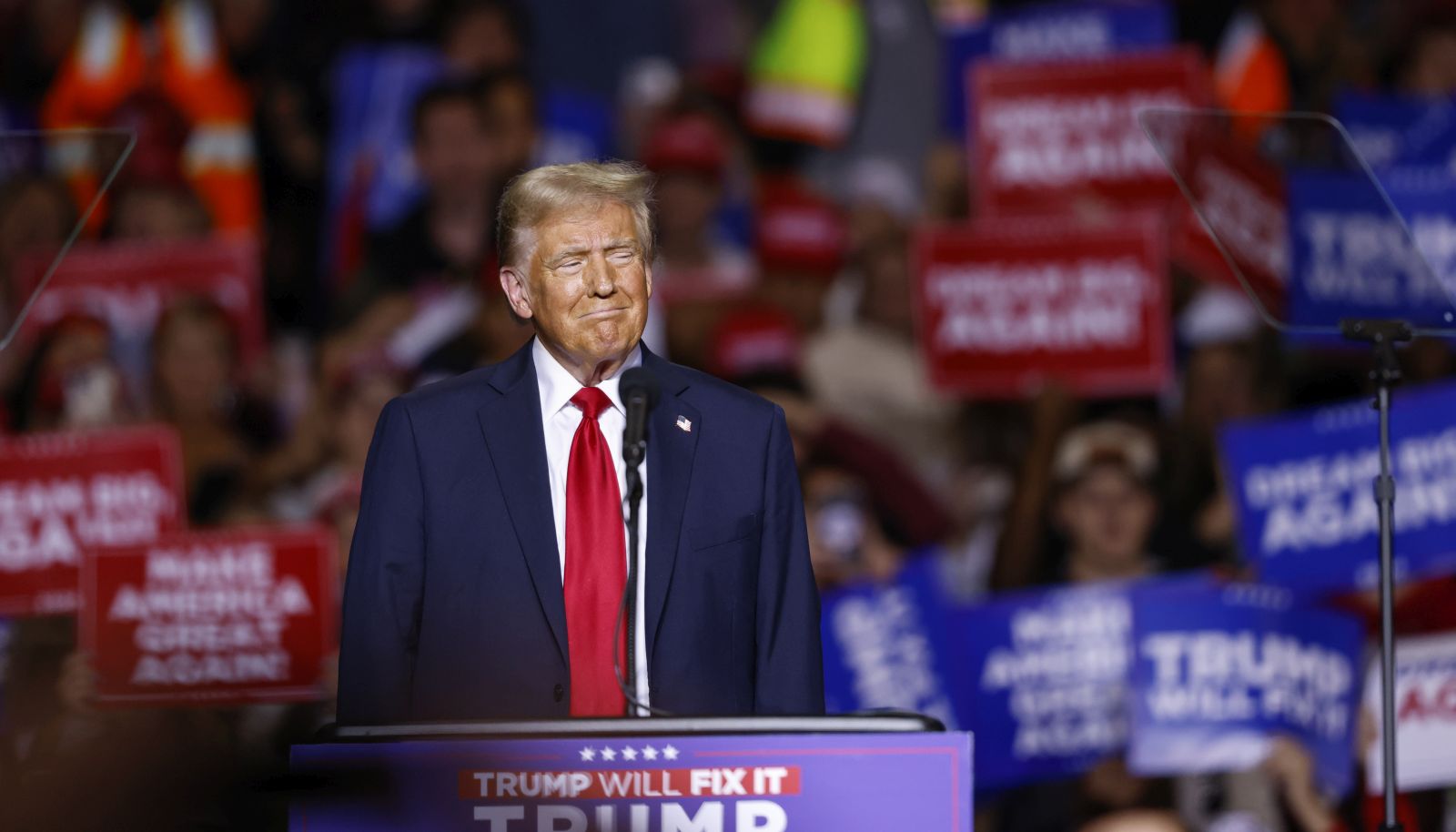 epa11696810 Republican presidential candidate Donald J. Trump speaks during a campaign event at Fiserv forum in Milwaukee, Wisconsin, USA, 01 November 2024. Trump is running against Democratic presidential candidate US Vice President Kamala Harris and the United States will hold its election on 05 November 2024.  EPA/JEFFREY PHELPS