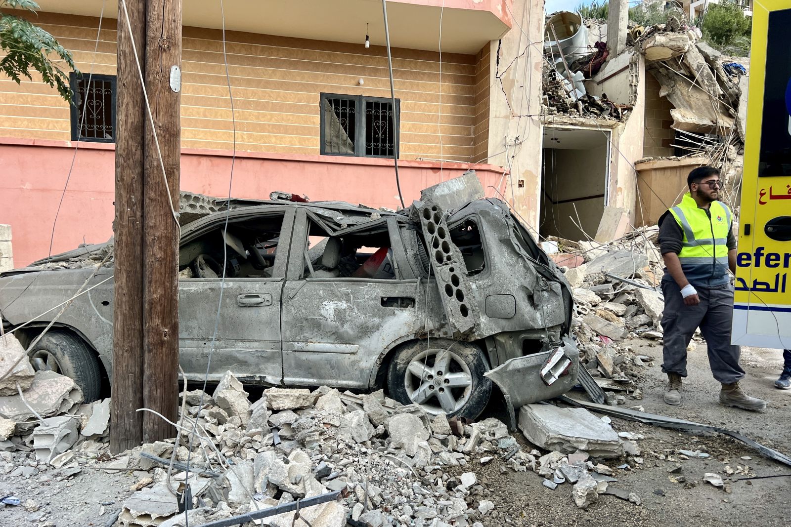 epa11699226 A damaged car following an Israeli airstrike southern Lebanese town of Ghazieh, 03 November 2024. According to the Lebanese Ministry of Health, more than 2,900 people have been killed and over 13,000 others injured in Lebanon since the escalation in hostilities between Israel and Hezbollah.  EPA/STR