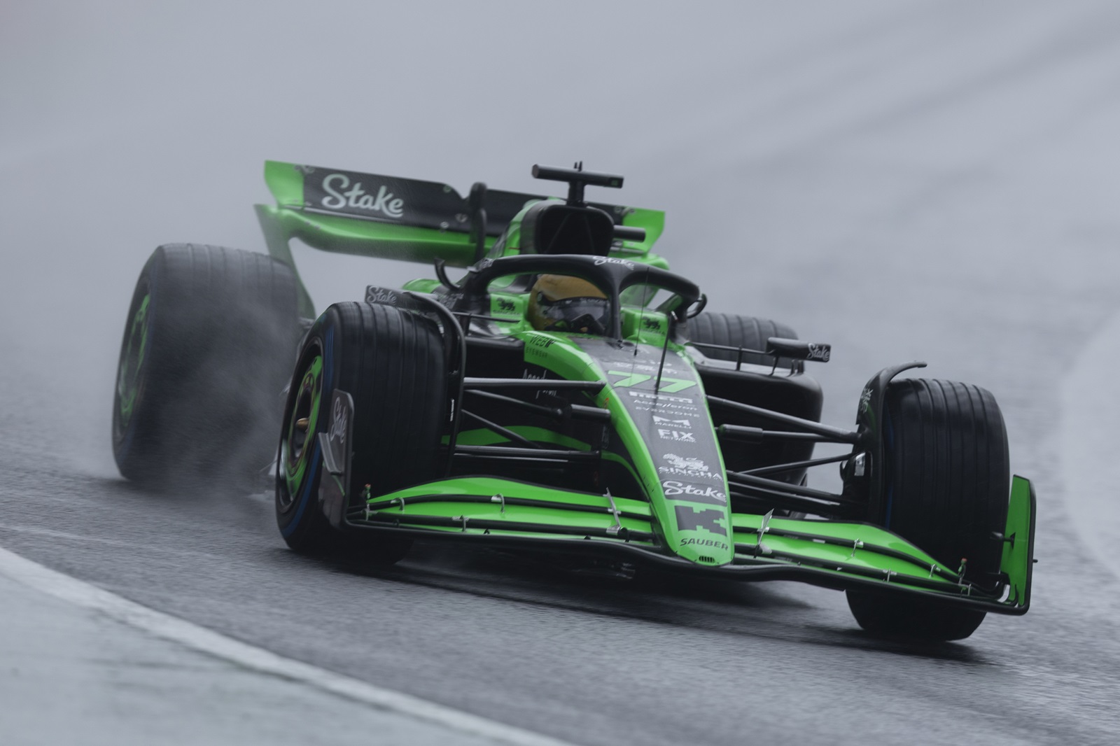 epa11698814 Kick Sauber driver Valteri Bottas of Finland in action during the qualifying session for the Formula One Grand Prix of Sao Paulo in Interlagos, Sao Paulo, Brazil, 03 November 2024.  EPA/ISAAC FONTANA