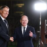 epa11722869 German Chancellor Olaf Scholz (C) welcomes Romanian President Klaus Iohannis (L), at the Chancellery in Berlin, Germany, 15 November 2024. German Chancellor Olaf Scholz and Romanian President Klaus Iohannis met for bilateral talks.  EPA/CLEMENS BILAN