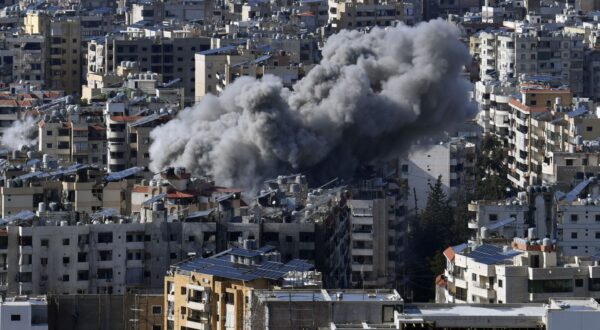 epa11732699 Smoke rises following an Israeli airstrike on the Dahieh district, south of Beirut, Lebanon, 21 November 2024. According to the Lebanese Ministry of Health, more than 3,550 people have been killed and over 15,000 others have been injured in Lebanon since the escalation in hostilities between Israel and Hezbollah.  EPA/WAEL HAMZEH