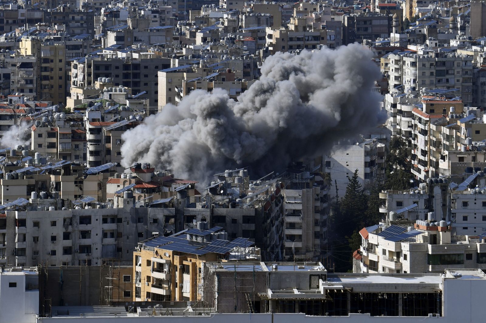 epa11732699 Smoke rises following an Israeli airstrike on the Dahieh district, south of Beirut, Lebanon, 21 November 2024. According to the Lebanese Ministry of Health, more than 3,550 people have been killed and over 15,000 others have been injured in Lebanon since the escalation in hostilities between Israel and Hezbollah.  EPA/WAEL HAMZEH