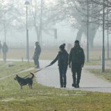 31.12.2021., Zagreb - Veliki broj gradjana iskoristio je suncano i maglovito jutro za setnju i sportske aktivnosti na svjezem zraku uz Jarunsko jezero.  Photo: Goran Stanzl/PIXSELL