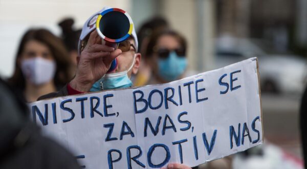 10.12.2020., Mostar - Preko dvije i pol tisuce zdravstvenih radnika u Hercegovacko-neretvanskoj Zupaniji stupilo u generalni strajk. Photo: Denis Kapetanovic/PIXSELL