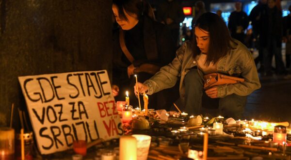 People light up candles in the city centre of Novi Sad, on November 1, 2024, following an accident at the main train station in Novi Sad, leaving at least 14 people killed and several people injured, according to emergency services in the area. At least 14 people were killed on November 1, 2024 after part of an outdoor roof collapsed at a train station in the Serbian city of Novi Sad, the president said.,Image: 929202188, License: Rights-managed, Restrictions: , Model Release: no, Credit line: NENAD MIHAJLOVIC / AFP / Profimedia