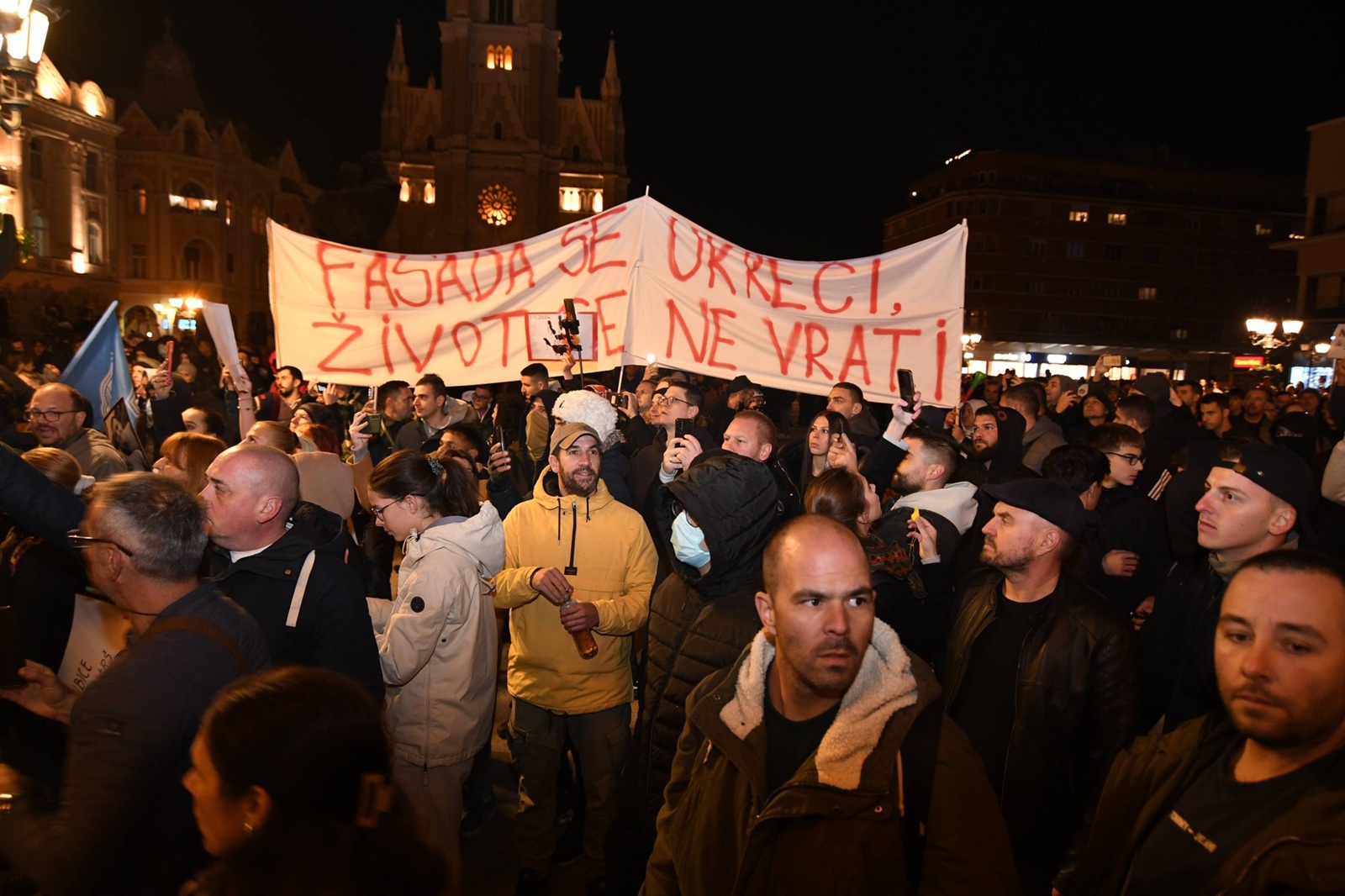 Novi Sad, November 5, 2024 â A protest took place in Novi Sad this evening in response to the deaths of 14 people, who were killed when a concrete canopy collapsed at the main entrance of the railway station last Friday. (BETAPHOTO/DRAGAN GOJIC)//BETAAGENCY_SIPA.56651/Credit:GOJIC/BETAPHOTO/SIPA/2411061619,Image: 931136548, License: Rights-managed, Restrictions: , Model Release: no, Credit line: GOJIC/BETAPHOTO / Sipa Press / Profimedia