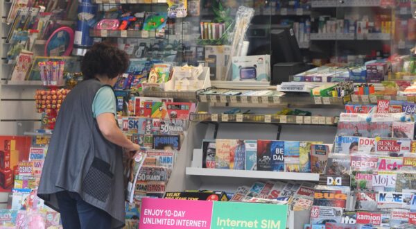 01.07.2023., Sibenik - Kiosci ce nedjeljom ipak smjeti prodavati sve, a ne samo novine. Photo: Hrvoje Jelavic/PIXSELL