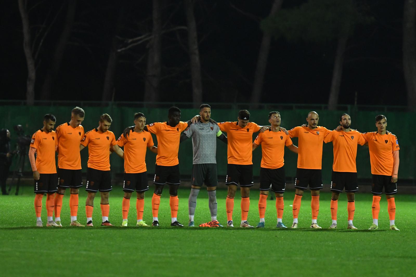 01.11.2024., stadion Subicevac, Sibenik - SuperSport HNL, 12. kolo, HNK Sibenik - GNK Dinamo. Minuta sutnje za Toncija Gabrica. Photo: Hrvoje Jelavic/PIXSELL