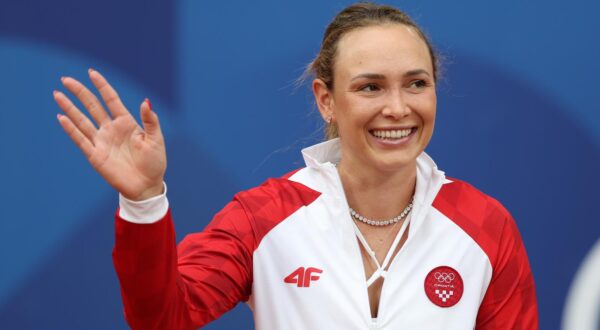 03.08.2024., Pariz, Francuska - XXXIII. Olimpijske igre Pariz 2024. Finale zenskog tenisa na centranom terenu Philippe Chatrier Roland Garrosa, Donna Vekic, Hrvatska - Qinwen Zheng, Kina. Photo: Igor Kralj/PIXSELL