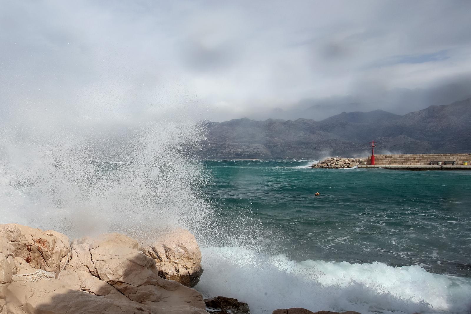 04.04.2023., Razanac - Jaka bura u Razancu Photo: Sime Zelic/PIXSELL