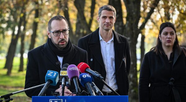 05.11.2024., Zagreb - Gradonacelnik Tomislav Tomasevic i Danijela Dolenec obiljezili su pocetak sezone sadnje novih 8.000 stabala. I odrzali su redovnu konferenciju za medije Photo: Josip Regovic/PIXSELL