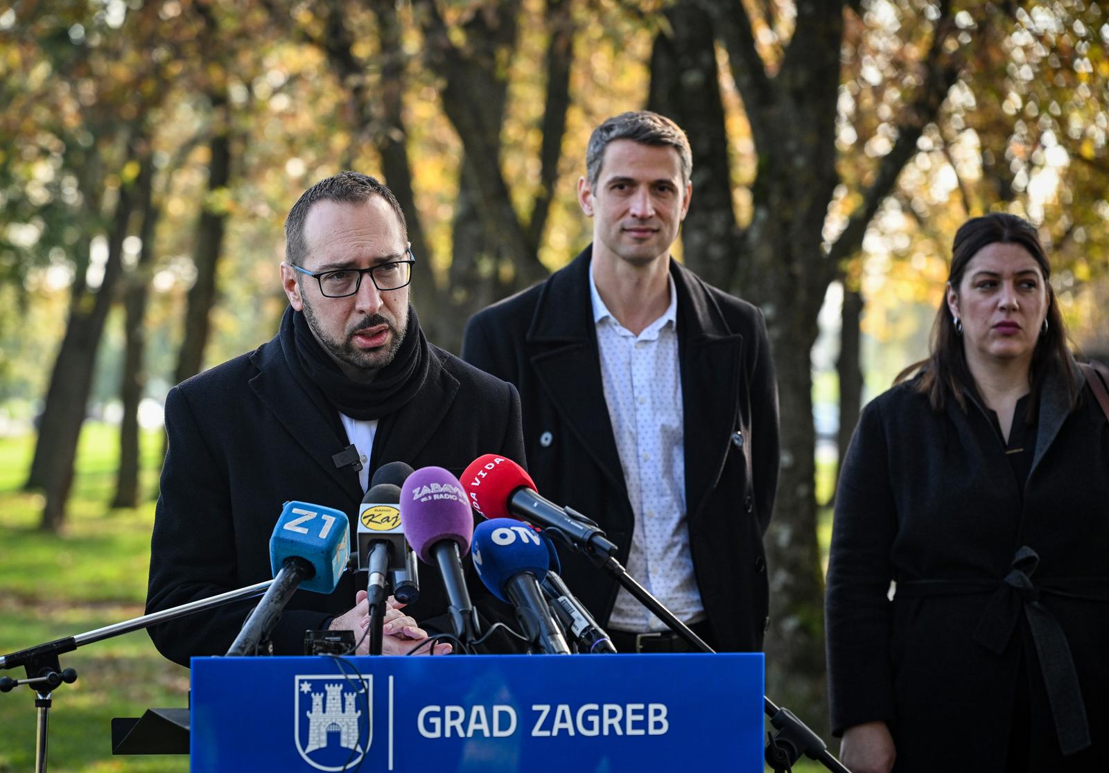 05.11.2024., Zagreb - Gradonacelnik Tomislav Tomasevic i Danijela Dolenec obiljezili su pocetak sezone sadnje novih 8.000 stabala. I odrzali su redovnu konferenciju za medije Photo: Josip Regovic/PIXSELL