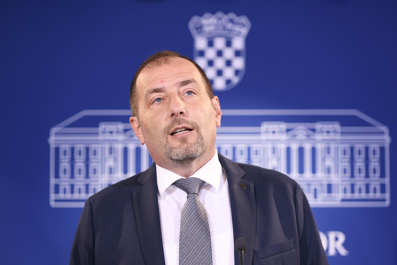 08.10.2024., Zagreb - Na konferenciji na medije odrzanoj u Saboru o temi: „Porezne izmjene“ govorili su zastupnici Dalibor Paus i Loris Persuric. Photo: Patrik Macek/PIXSELL