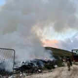 09.10.2024.,Split-Vatrogasci tijekom jutra natapaju jos uvijek aktivni pozar na odlagalistu Karepovac. Photo: Ivo Cagalj/PIXSELL