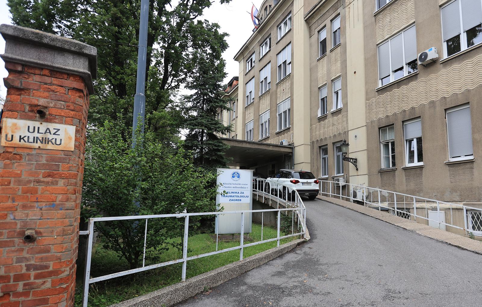 11.06.2024., Zagreb - Odrzana konferencija za medije ravnatelja Davor Vagic i specijalist ortopedije i traumatologije Dinko Vidovic ispred Klinike za traumatologiju KBC-a Sestre milosrdnice. Photo: Marko Prpic/PIXSELL