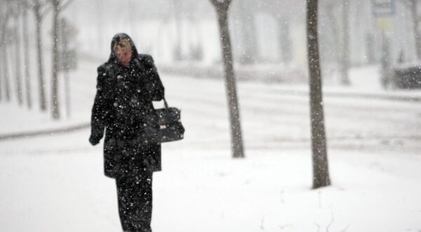 01.02.2012., Dugopolje, Klis - Rano poslijepodne snijezni prekrivac zabijelio je podrucje Klisa i Dugopolja.rPhoto: Ivo Cagalj/PIXSELL