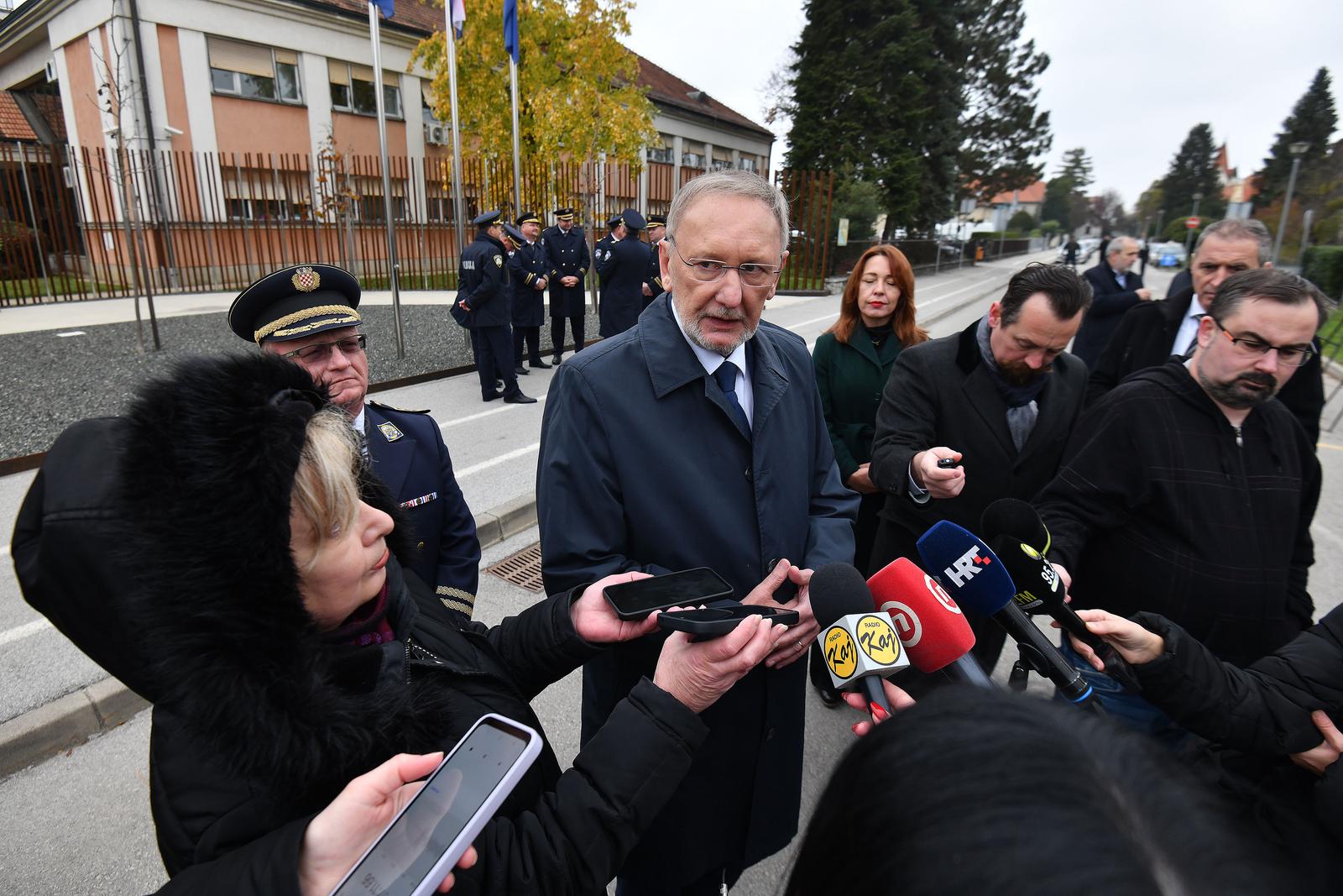 13.11.2024., Varazdin - Potpredsjednik Vlade i ministar unutarnjih poslova dr. sc. Davor Bozinovic polozio vijence ispred spomen obiljezja poginulim i nestalim policajcima Policijske uprave Varazdin u Domovinskom ratu.  Photo: Vjeran Zganec Rogulja/PIXSELL